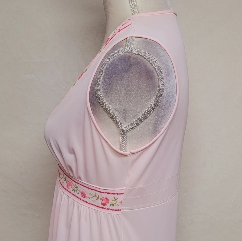 Vintage 60s Gilead Light Pink Floral Embroidered Sleeveless Nightgown Slip Dress - Picture 7 of 14
